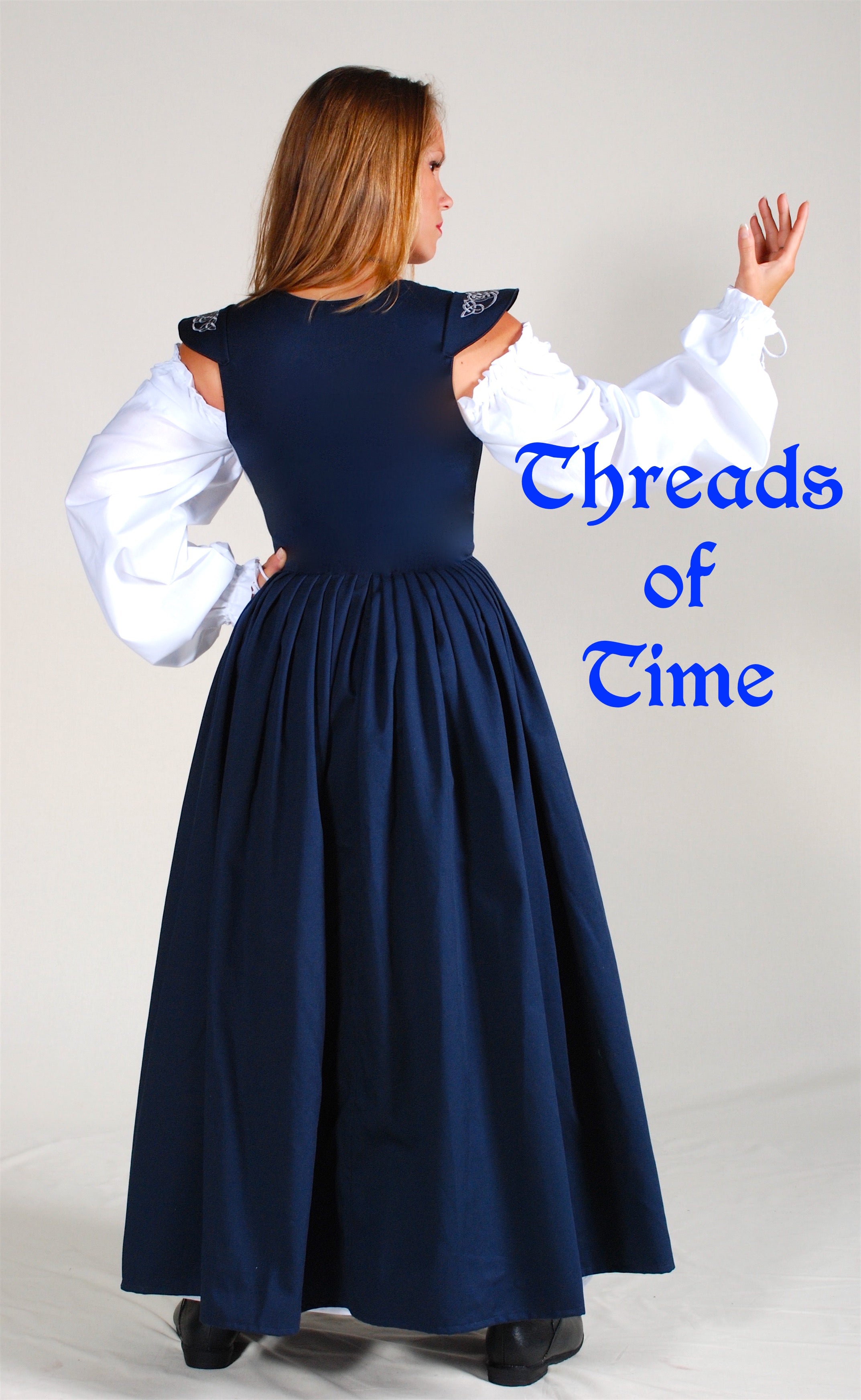 Froca (Irish Bog Dress) | Celtic Dress for Highland Games & Renaissance Faires | Threads of Time