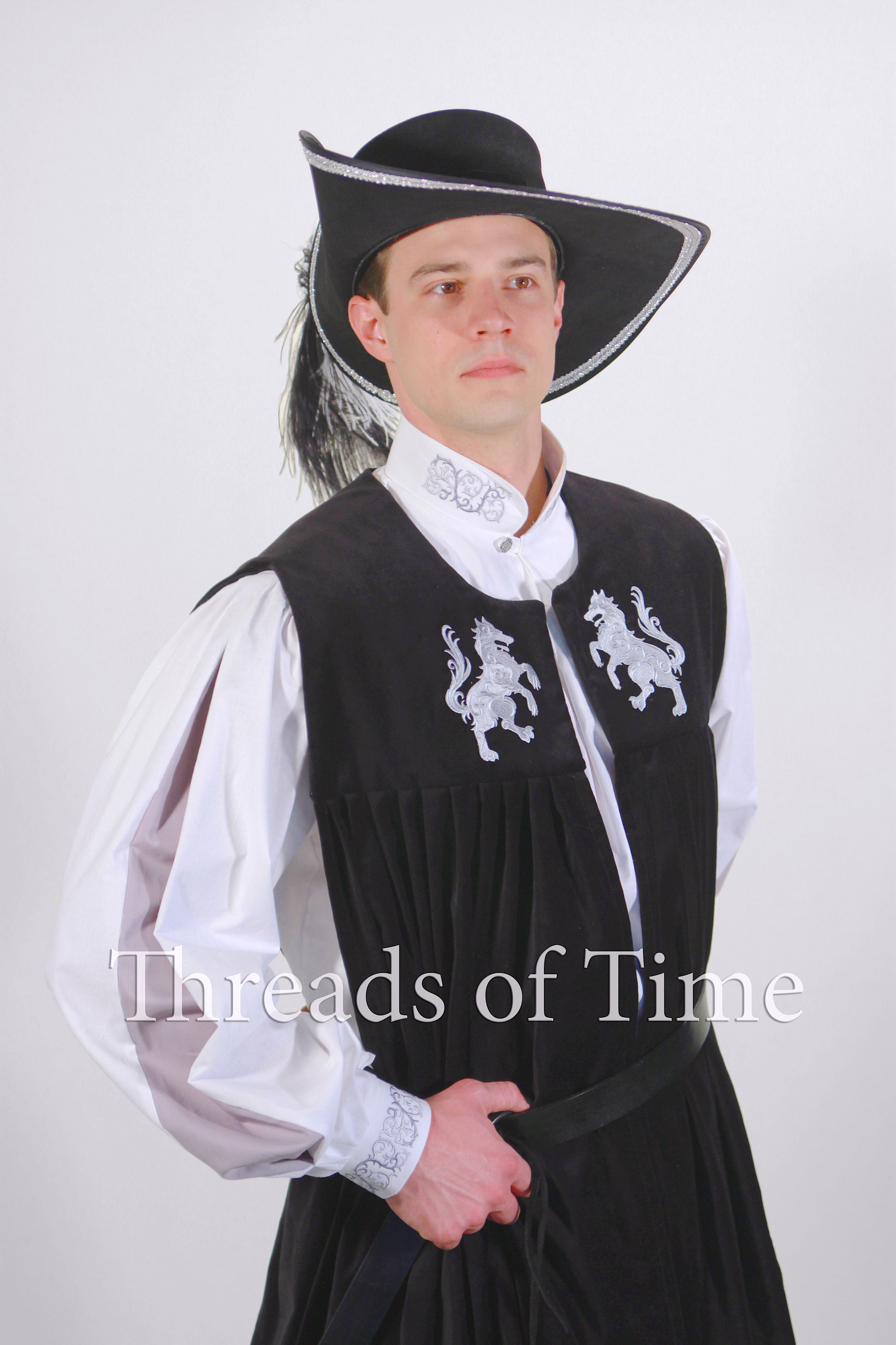 Castle Pattern Edge Robe Castleton - a Renaissance Noble's Robe – Threads Of Time